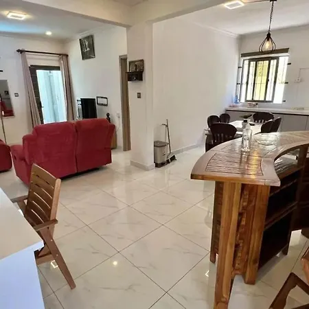 Nayuha Apt B